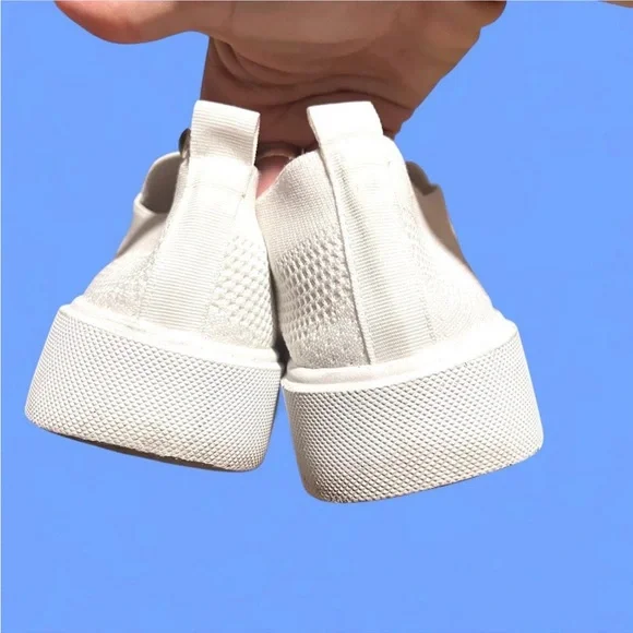 Women's White Slip-On Sneakers with Chunky Gold Chain Size 7.5 - Picture 5 of 7